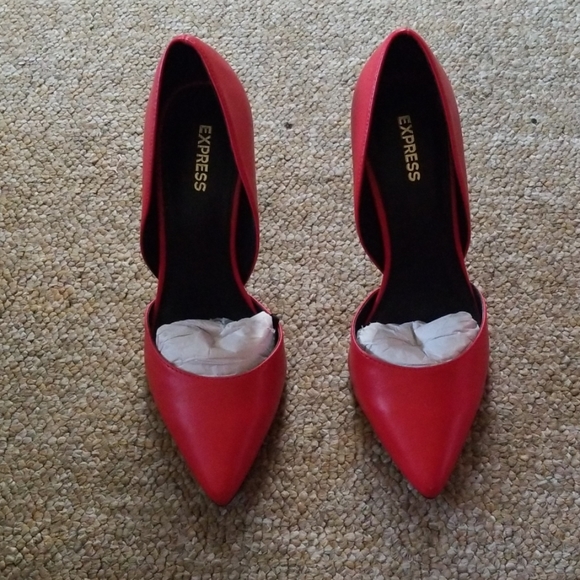 Red heels - Picture 1 of 5